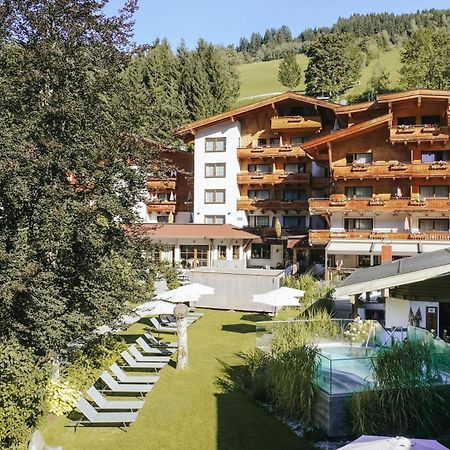 Hotel Die Sonne Saalbach-Hinterglemm Bagian luar foto