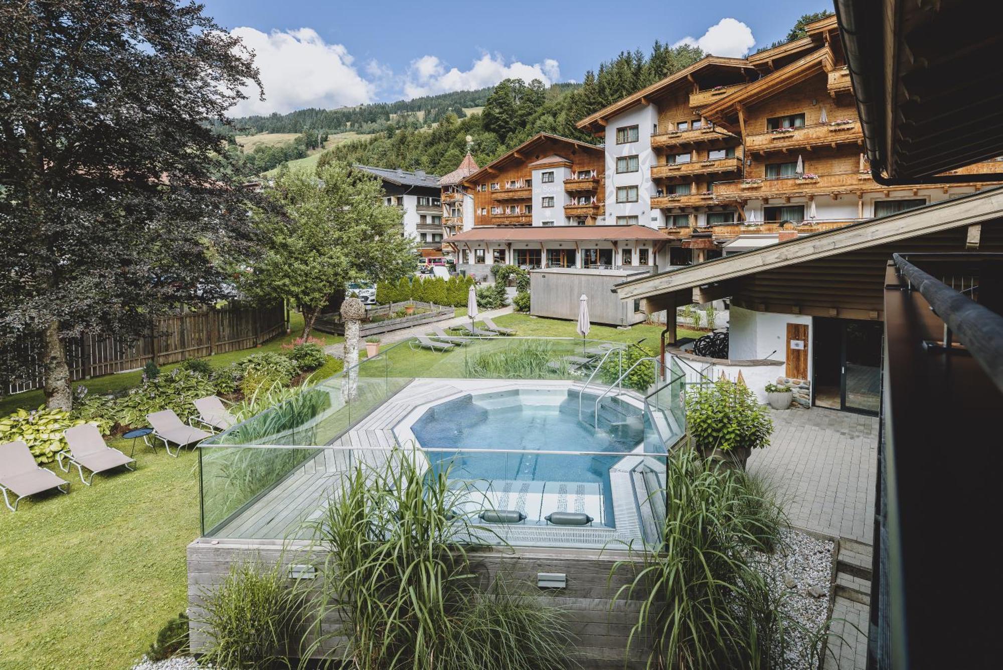 Hotel Die Sonne Saalbach-Hinterglemm Bagian luar foto